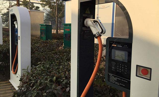 electric-vehicle-charging-station-cable